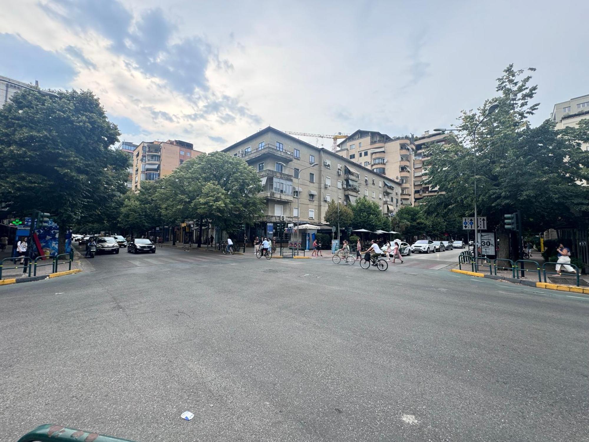 The Hidden Gem Of Blloku Apartman Tirana Kültér fotó